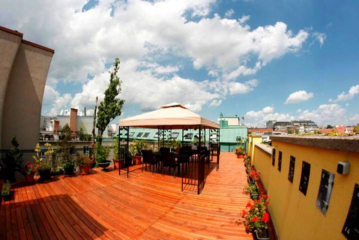 Apartahotel para 4 personas, con terraza en Viena