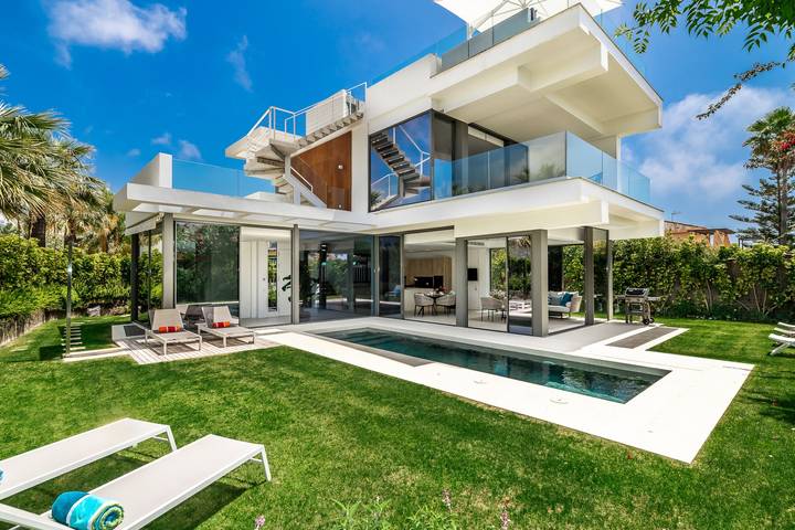 Villa für 10 Personen, mit Pool und Sauna sowie Garten, mit Haustier