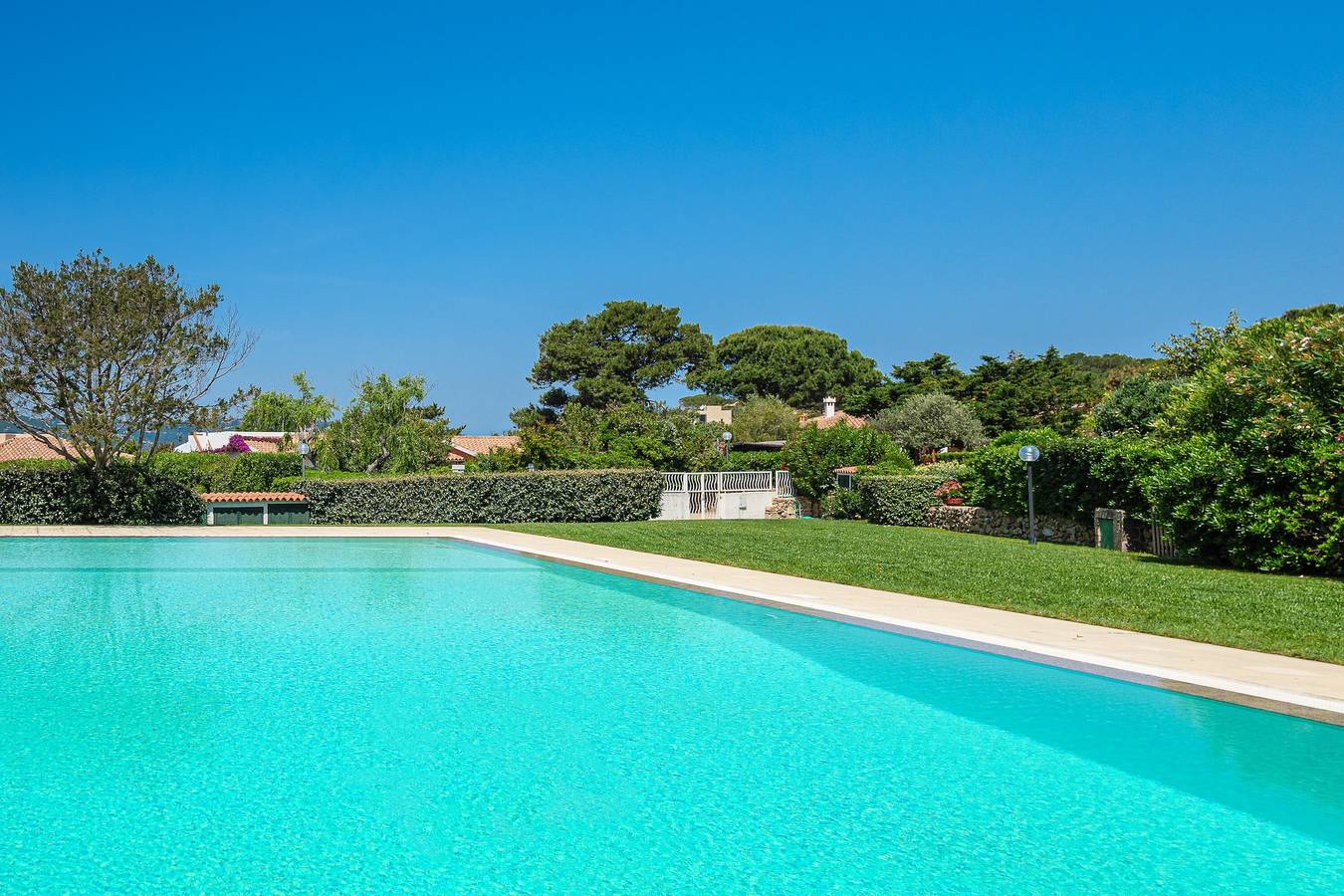 Ferienhaus 'Villetta Palma' mit Gemeinschaftspool, privater Terrasse und eigenem Garten in Baja Sardinia, Arzachena