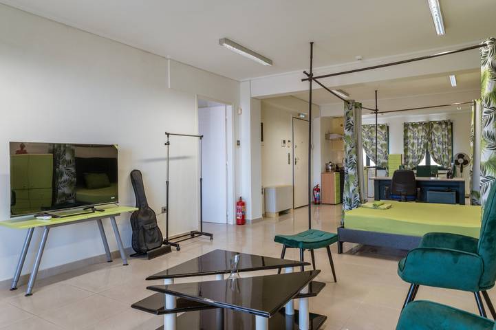 Ferienwohnung für 4 Personen, mit Garten und Balkon in Athen