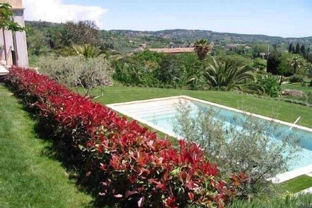 Very pretty villa with panoramic view of Grasse, Provencal for 12 people in Grasse, Cannes region