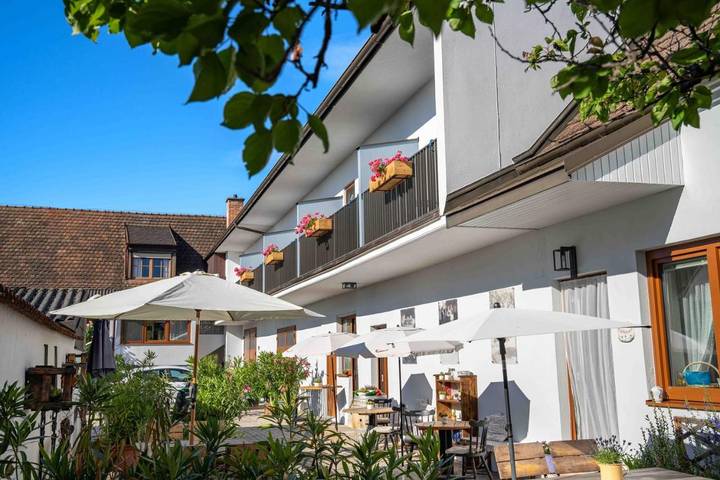 Bnb, mit Balkon und Terrasse sowie Garten in Mörbisch am See