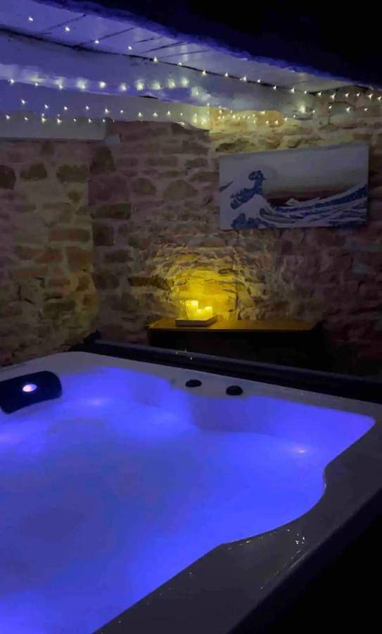 Chambre d’hôte pour 3 personnes, avec jardin et jacuzzi dans le Lot - 3