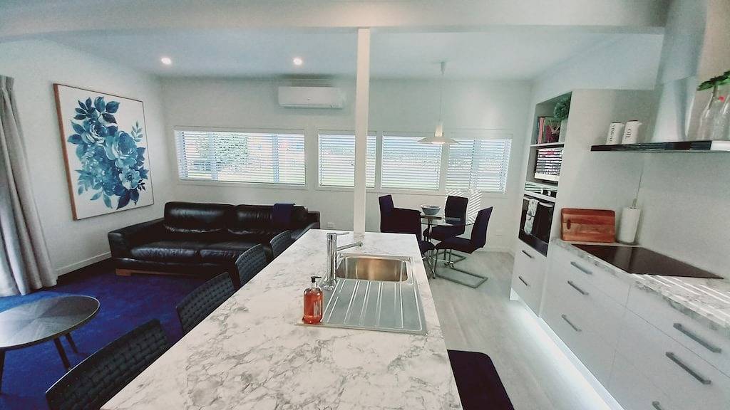 Harbourside Cottage ~ Luxury Accommodation in Coromandel, Waikato