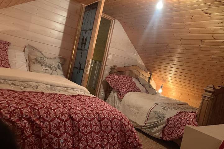 Gîte pour 7 personnes, avec terrasse et jardin à Frasne - 3