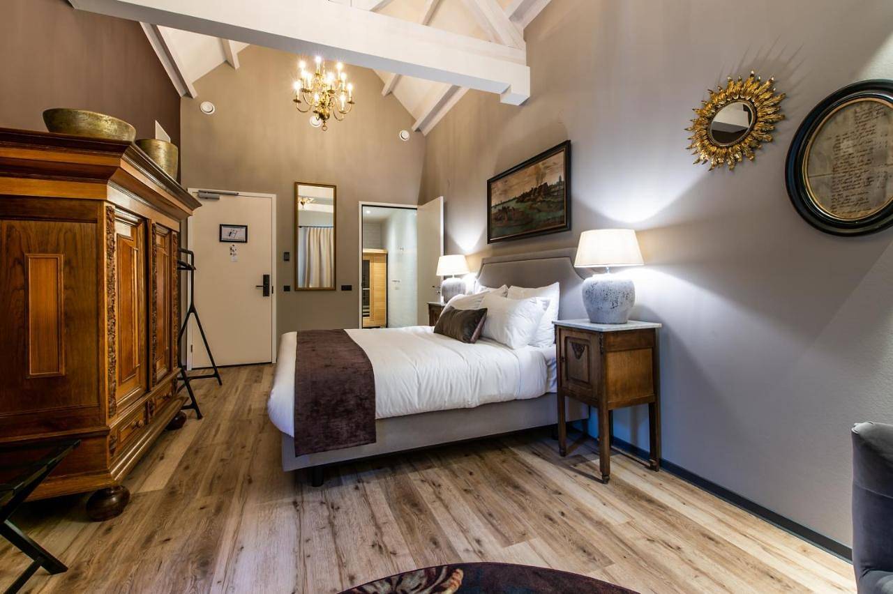 Large Double Room in Zierikzee, Zeeuwse Kust