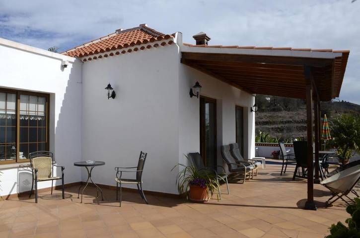 Chalet para 4 personas, con piscina además de jardín y vistas, Se admiten mascotas en La Palma - 3