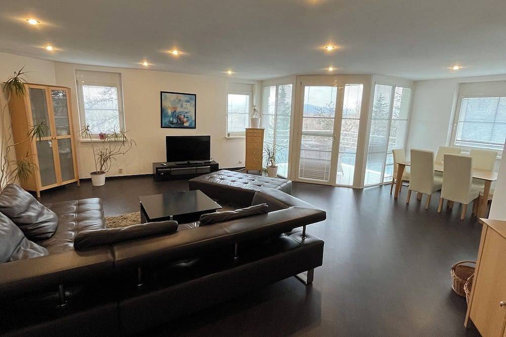 Ganze Wohnung, 3-bedroom apartment in charming Bratislava with Wifi, fitness room,free parking in Bratislava, Bratislava und Umgebung