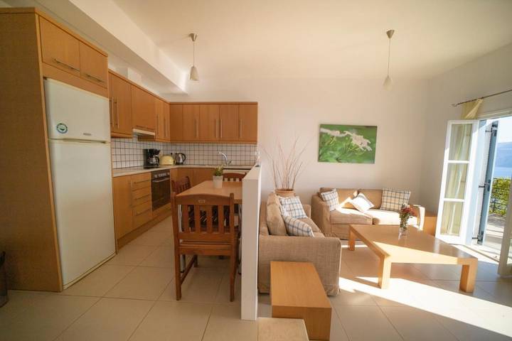 Villa pour 4 personnes, avec piscine ainsi que jardin et vue à Ithaque - 3