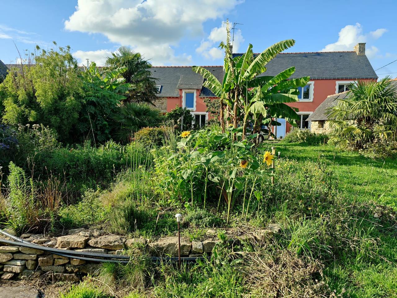 Maison de vacances 'Longère De Charme entre terre et mer' avec terrasse, jardin privé et Wi-Fi in Kervignac, Côte des Mégalithes