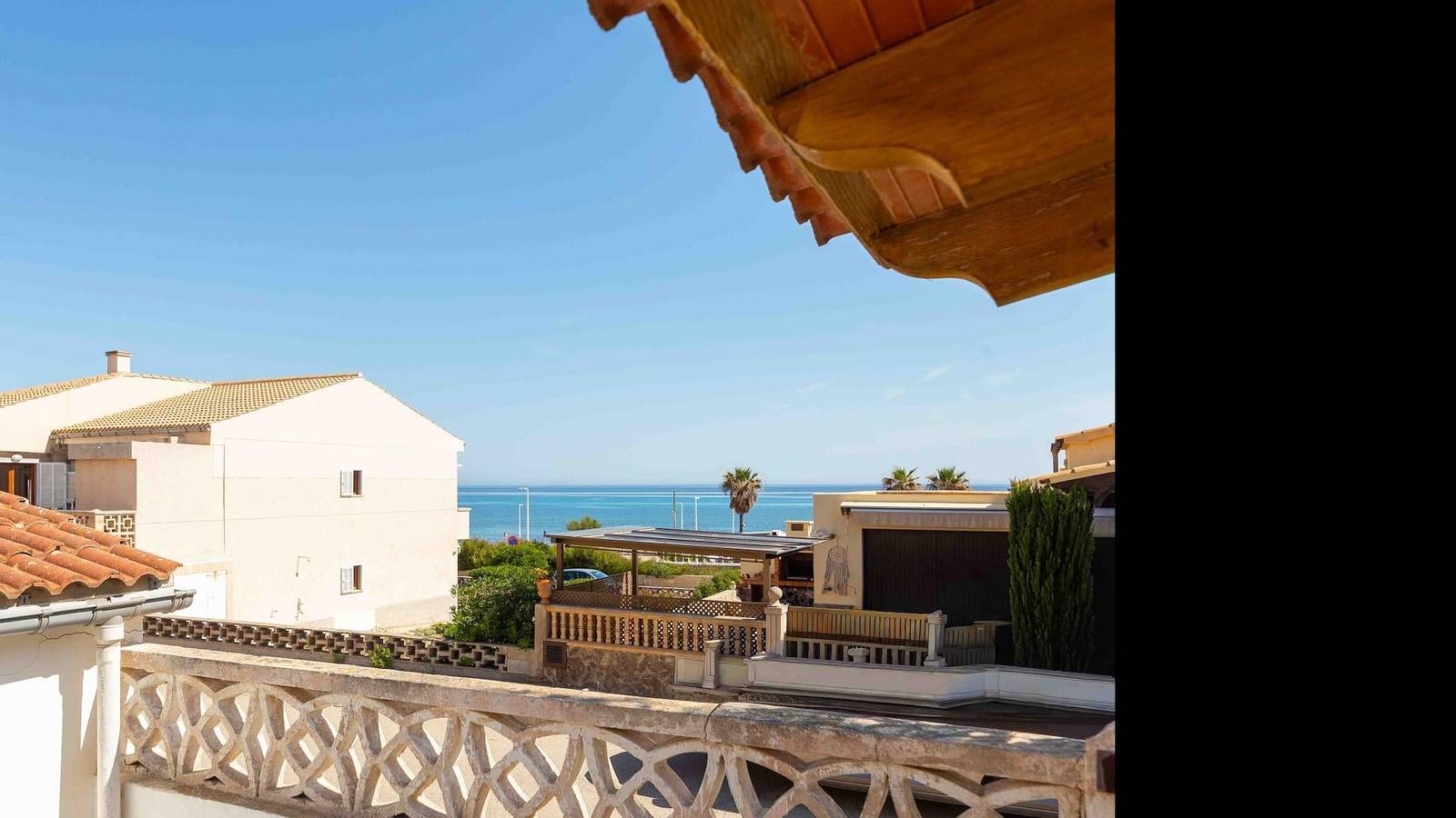 Tulipa Blanca - Beautiful Mediterranean-style house by the sea. in Playa Son Serra de Marina, Santa Margalida