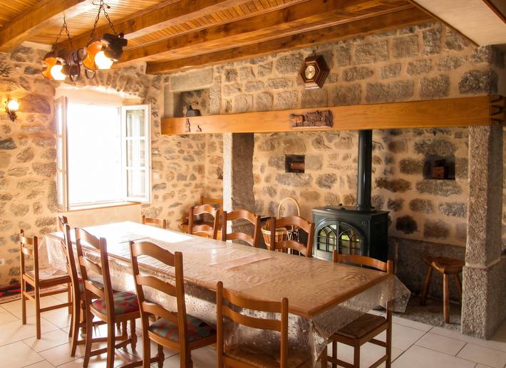 Maison charmante à Cubelles avec vue sur la montagne in Cubelles, Haute-Loire