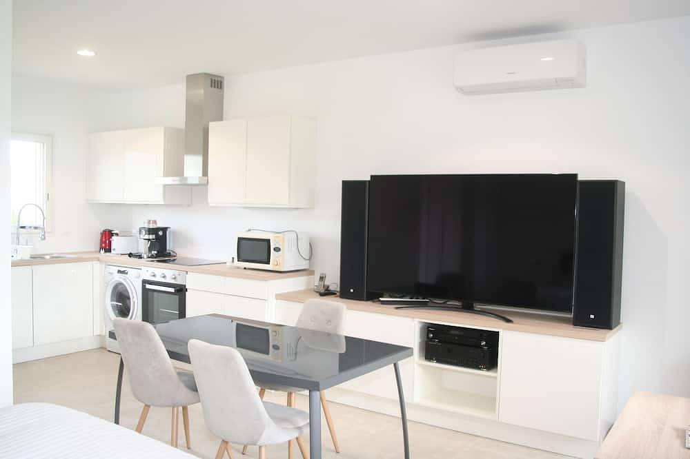 Apartamento entero, 4* air-conditioned gîte with direct view of Canigou, Vtc and cab on site, Ev charger in Los Masos, Región de Prades (Francia)