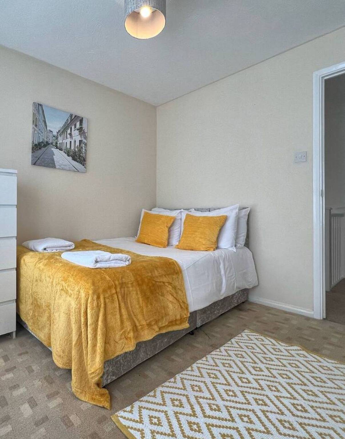 4Bed in Cambridge Sleeps 8 Perfect for Big Groups in Coleridge Ward, Cambridge