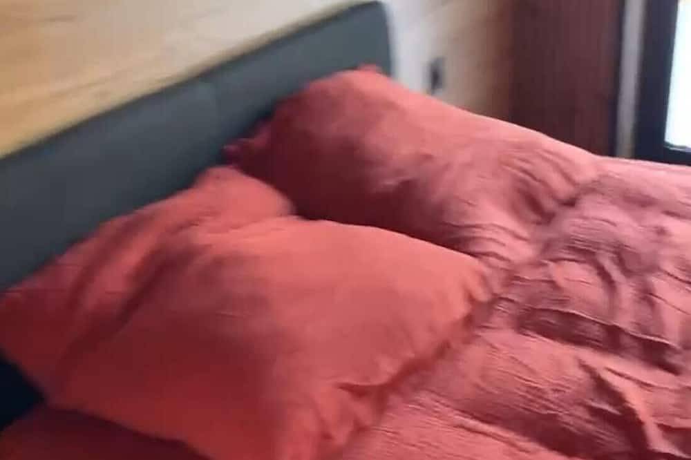 Geheel appartement, Apartment Containers 900 m from the beach in Calais, Calais en omgeving