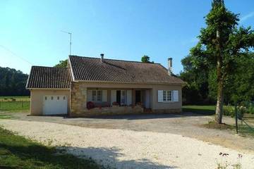Gîte pour 8 personnes, avec vue et jardin, animaux acceptés à Saint-Martin-le-Redon