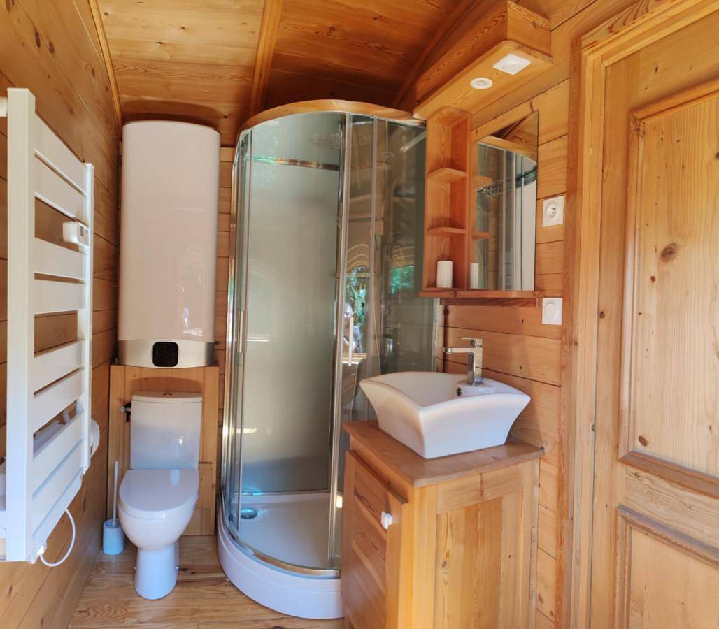 Gîte insolite en Champagne - Roulotte des Cahouriaux in Nanteuil-la-Forêt, Parc naturel régional de la Montagne de Reims