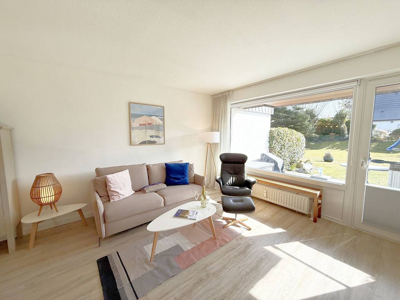 Ganze Wohnung, Ruhig gelegene Wohnung mit Süd-Terrasse und Blick in den Garten in Wenningstedt, Sylt