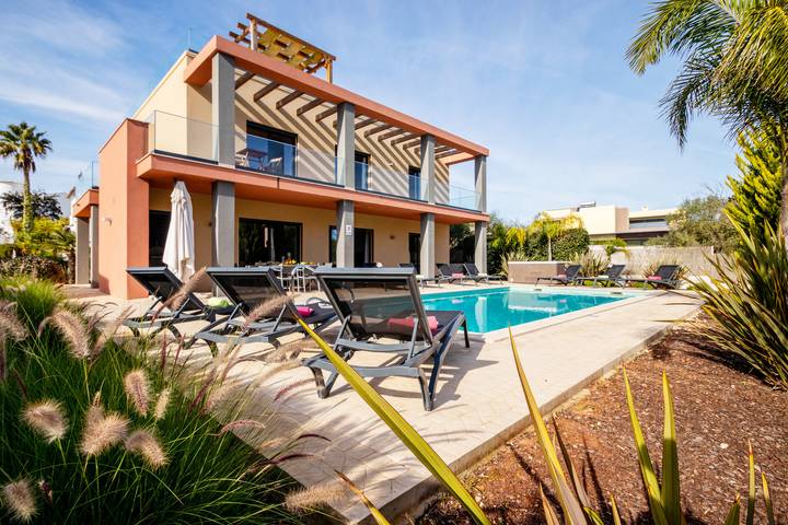 Villa Copacabana in Armação de Pera, Faro Distrikt