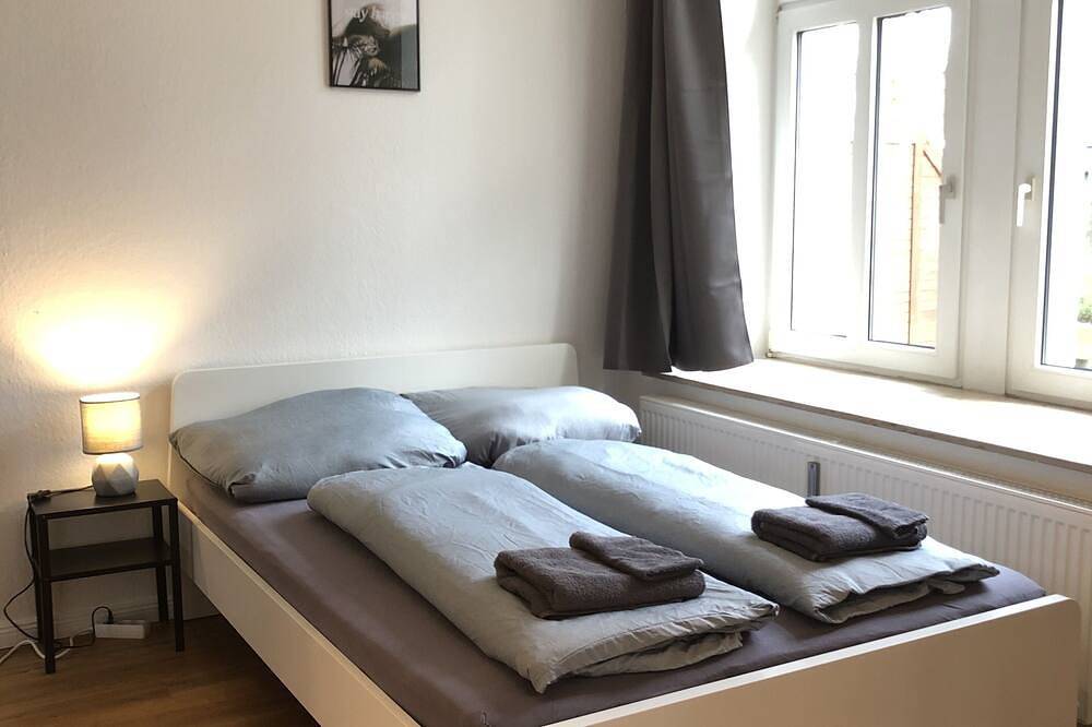Ganze Wohnung, Ferienwohnung mit Balkon zum Kurpark von Bad Rothenfelde in Bad Rothenfelde, Metropolregion Bremen-Oldenburg