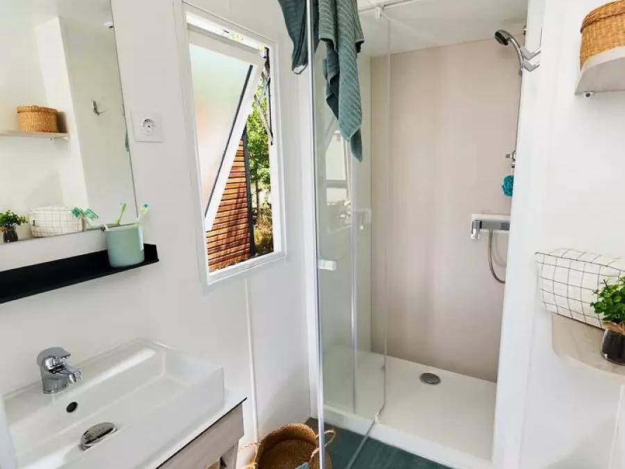 Camping Les Flamants Roses - Mobilheim 6 personen - Cottage 3 Zimmer 4/6 Personen Klimatisiert + Tv in Saint-Nazaire (Pyrénées-Orientales), Côte d'Améthyste