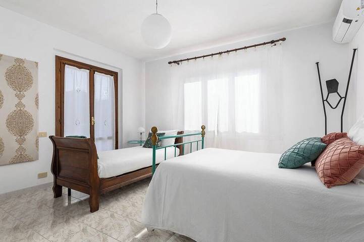 Villa of 120 square meters, surrounded by a large garden, equipped and whirlpool spa in Colle di Val d'Elsa, Siena Province