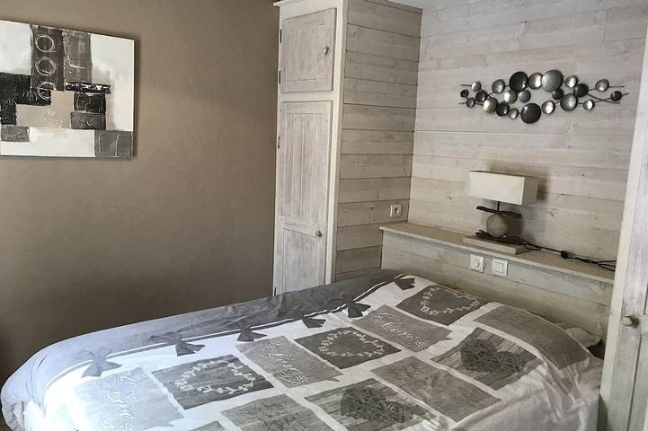 Air-conditioned house with a pool, bicycles, and a patio, 800 meters from the beach in Saint-Cyprien-Plage, Saint-Cyprien