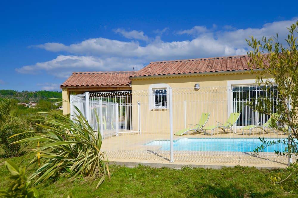 New villa with private pool Vallon Pont d'Arc in Vallon-Pont-d'Arc, Ardèche