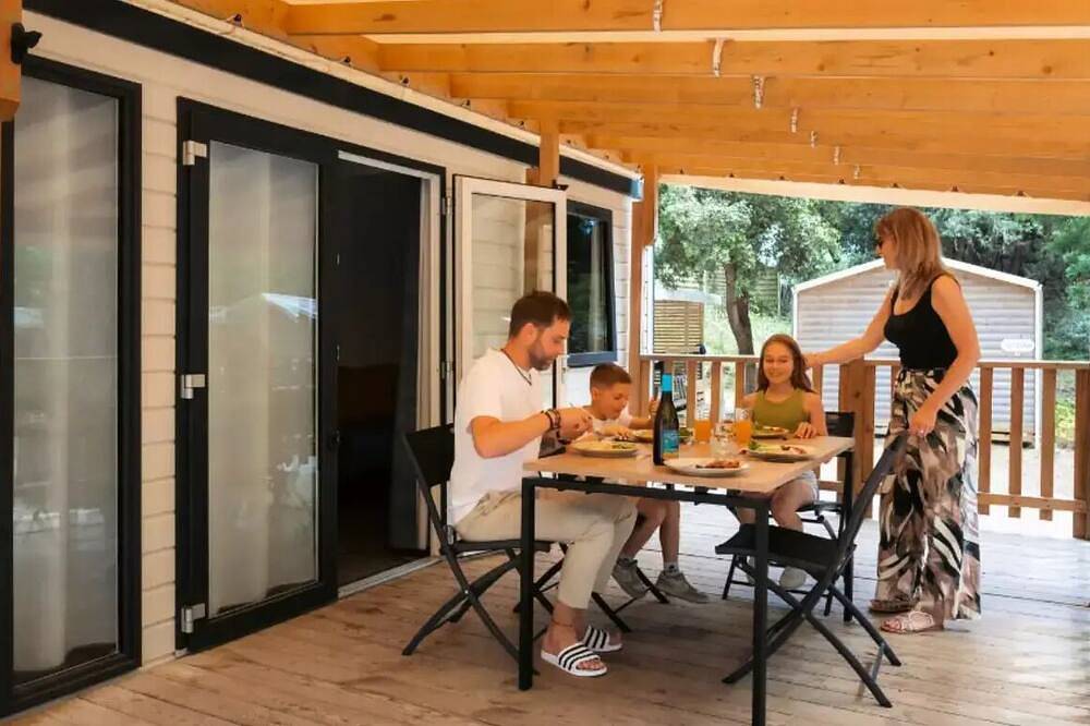 Mobil Home Grand Large 4 Pièces 6/8 Personnes + Tv in Jard-sur-Mer, Vendée