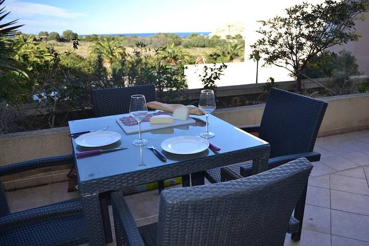 Ganze Wohnung, Schöne moderne Wohnung klimatisierten Erdgeschoss mit Meerblick, große Terrasse. in L'Île-Rousse, Calvi und Umgebung