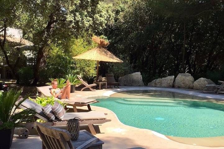 Location de vacances pour 6 personnes, avec terrasse et jardin à Les Angles (Gard)