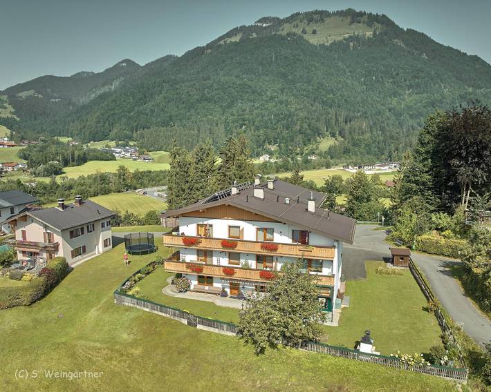 Ferienwohnung für 4 Personen, mit Balkon und Terrasse sowie Garten und Ausblick in Kössen - 3