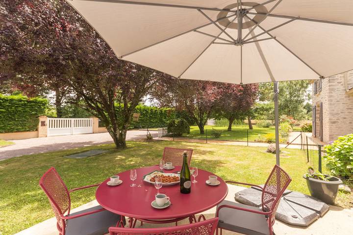 Gîte pour 4 personnes, avec jardin et terrasse dans La Chapelle-Heulin