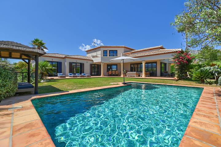 Chalet para 8 personas, con jardín además de piscina y terraza, Se admiten mascotas - 1