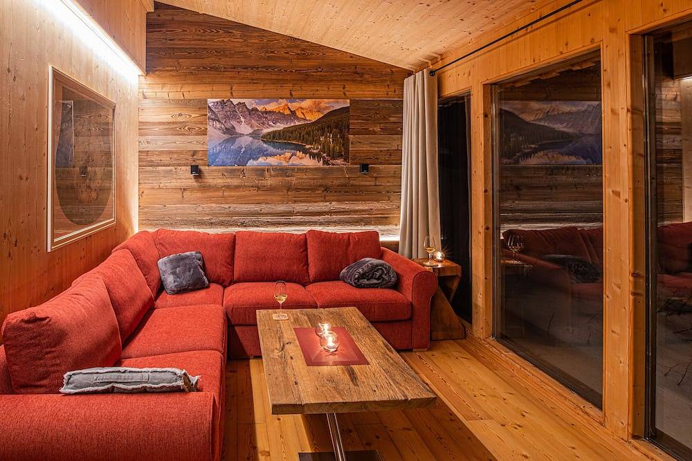 Hütte in den Alpen mit dem kleinen Luxus eines Privat Spa und Wallbox für E-Auto in Bad Sankt Leonhard im Lavanttal, Lavanttaler Alpen