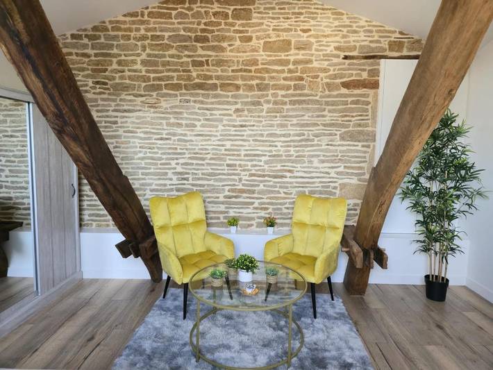 Gîte pour 4 personnes, avec vue ainsi que jardin et terrasse à Saint-Gengoux-de-Scissé