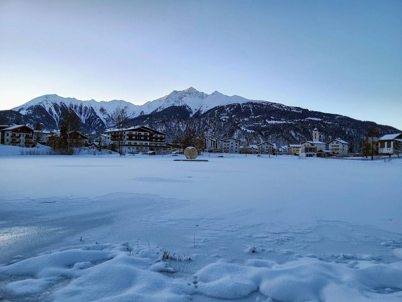 Ganze Ferienwohnung, Gemütliches Chalet mit fantastischer Aussicht in Laax Dorf, Laax
