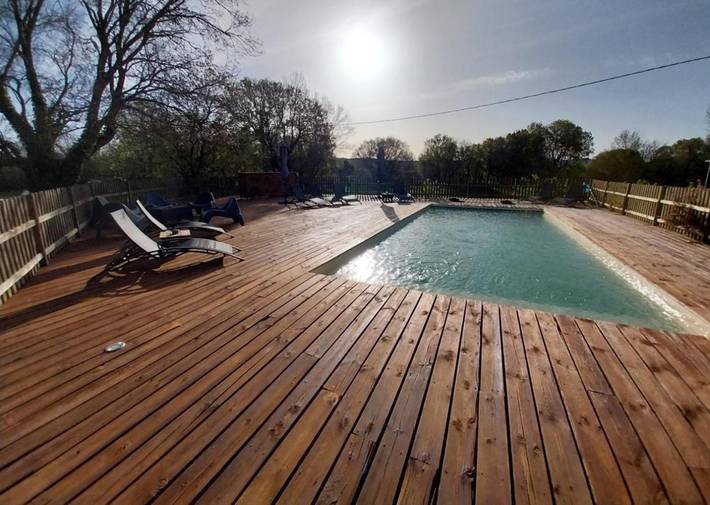 Location de vacances pour 19 personnes, avec vue ainsi que piscine et terrasse, animaux acceptés à Rogue - 2