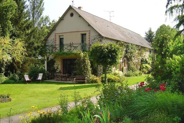 Location de vacances pour 2 personnes, avec jardin dans Saint-Germain-le-Fouilloux