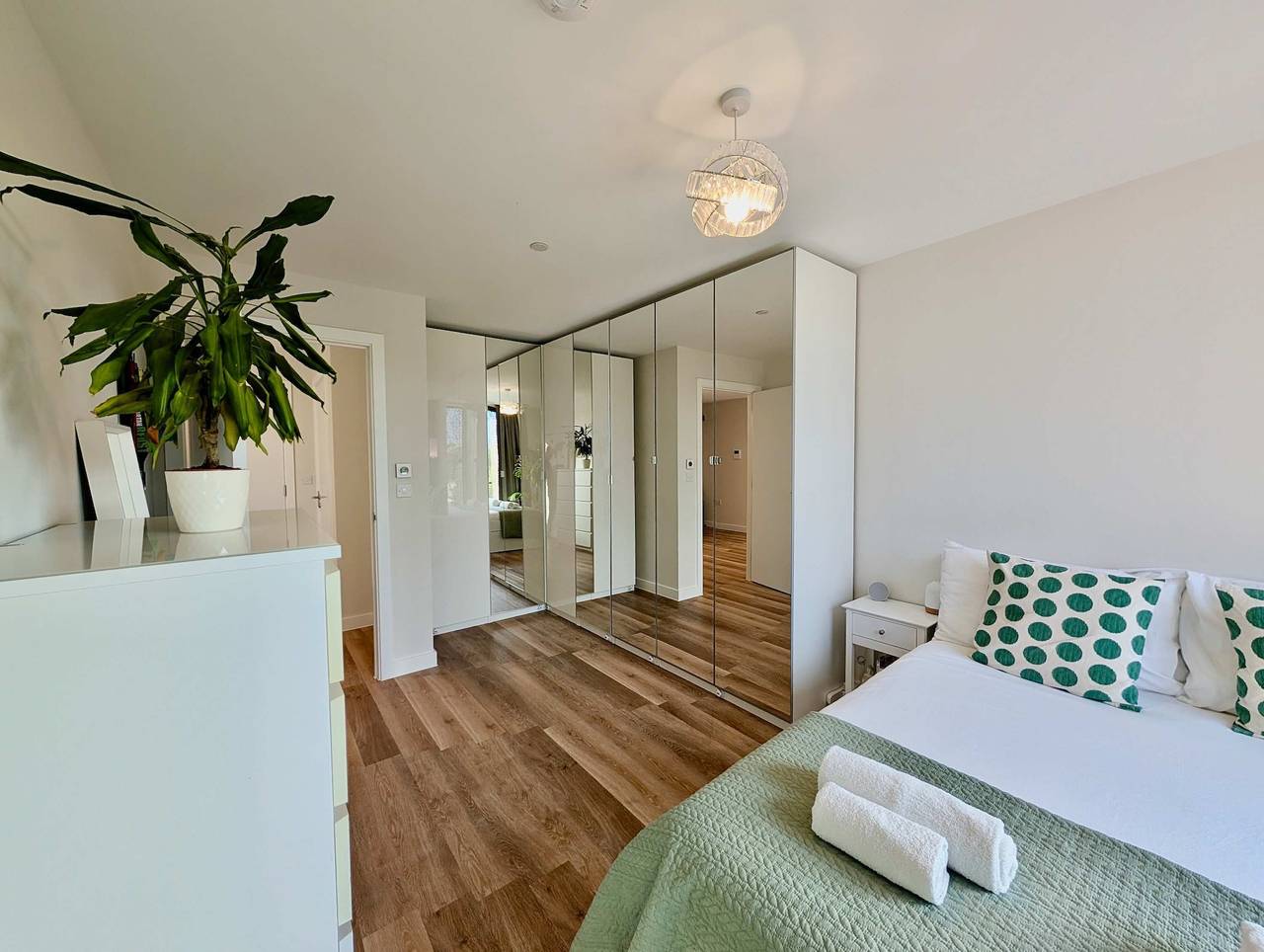 Apartamento entero, Amazing Flat with Free Parking and Balcony in Woking, Surrey