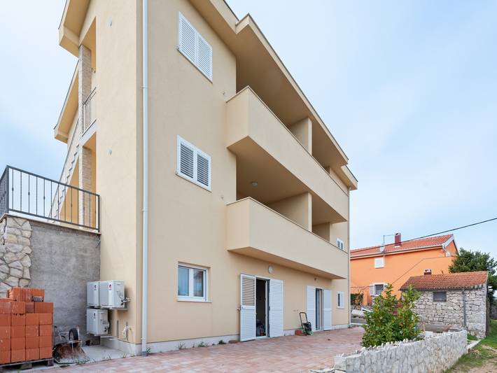 Ferienwohnung für 6 Personen, mit Balkon und Pool, kinderfreundlich auf Pasman - 2