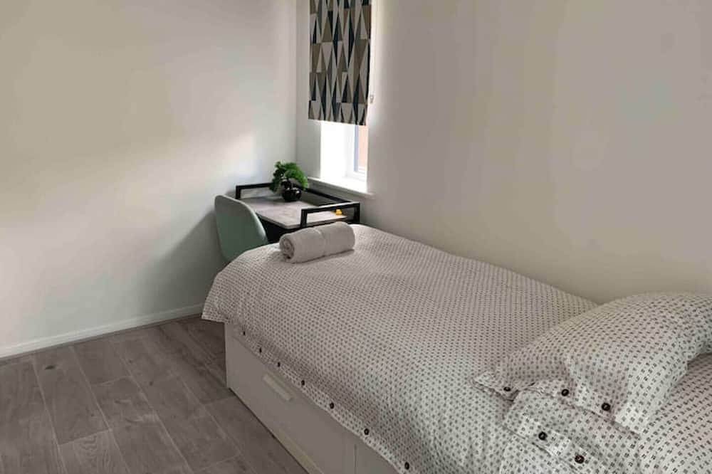 4 Bedroom Bungalow Walking Distance to City Center in Arbury Ward, Cambridge