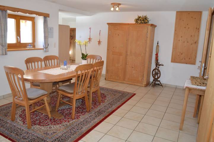 Ganze Ferienwohnung, Ferienhaus auf dem Bauernhof - Ferienhaus für max. 6 Personen / 140m2 / 4 Zimmer in Zernez, Unterengadin