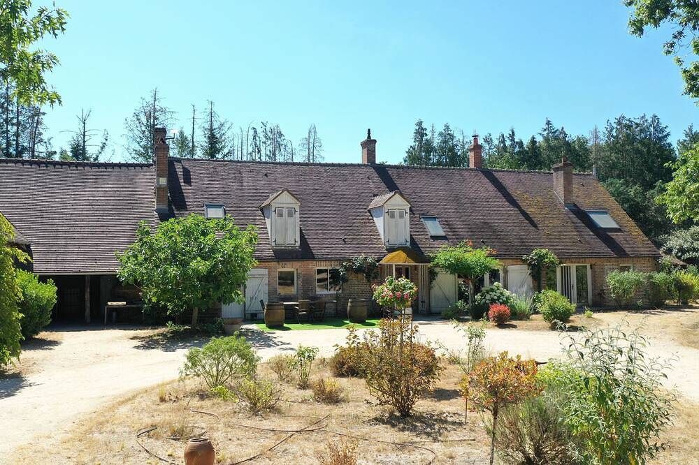 Domaine de Nittany sur 15 Hectares Capacité de 30 Pers, Piscine Intérieure in Vouzon, Sologne