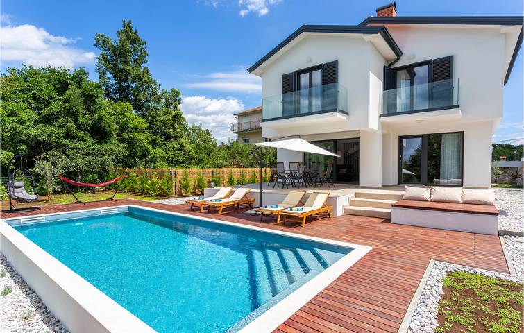 Ferienhaus für 6 Personen, mit Pool und Terrasse sowie Garten, mit Haustier