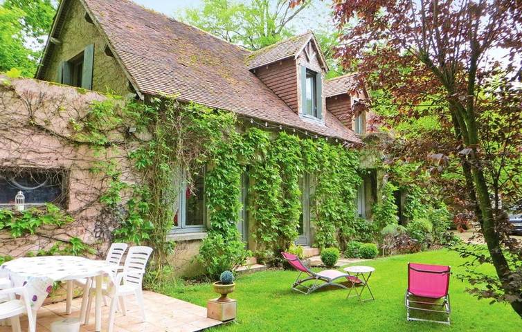 Location de vacances pour 4 personnes, avec piscine ainsi que balcon et jardin à Saint-Branchs - 2