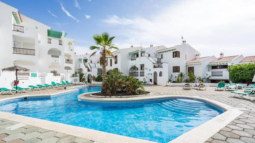 Apartahotel para 4 personas, con jardín además de piscina y vistas en Tenerife Sur