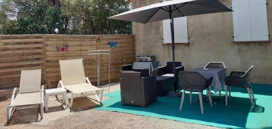 Gîte pour 3 personnes, avec Terrasse et Jardin ainsi que Piscine et Vue à Vidauban - 2