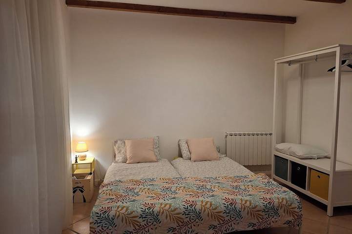 Gîte pour 7 personnes, avec jardin à Roussines - 4