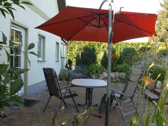 Hütte für 3 Personen, mit Terrasse und Garten, kinderfreundlich in Mecklenburgische Seenplatte - 3